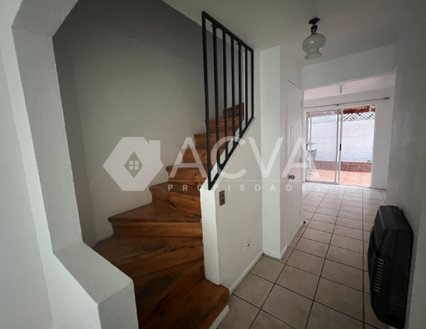 Dueño Vende Casa Dos Pisos Pareada en Condominio Monte Verde