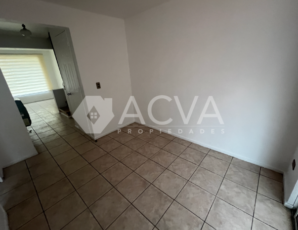 Dueño Vende Casa Dos Pisos Pareada en Condominio Monte Verde