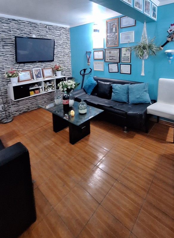 Departamento de Primer Piso Con 4D+1B+1E