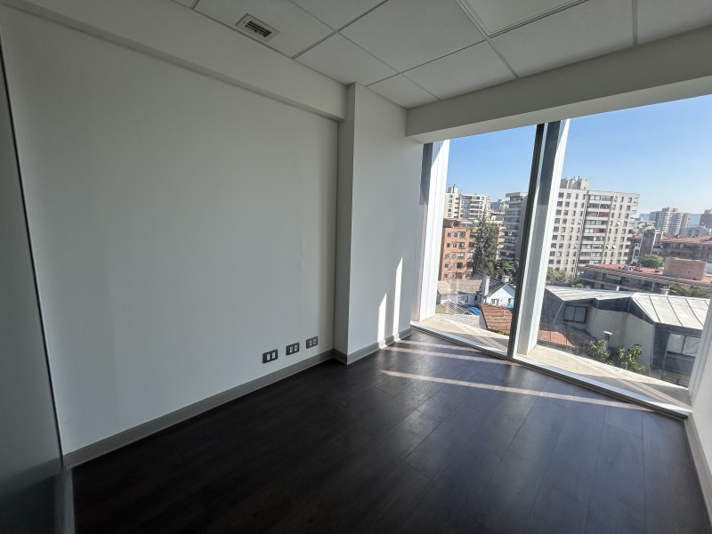 Venta de Oficina Como Nueva en las Condes |1 Estacionamiento