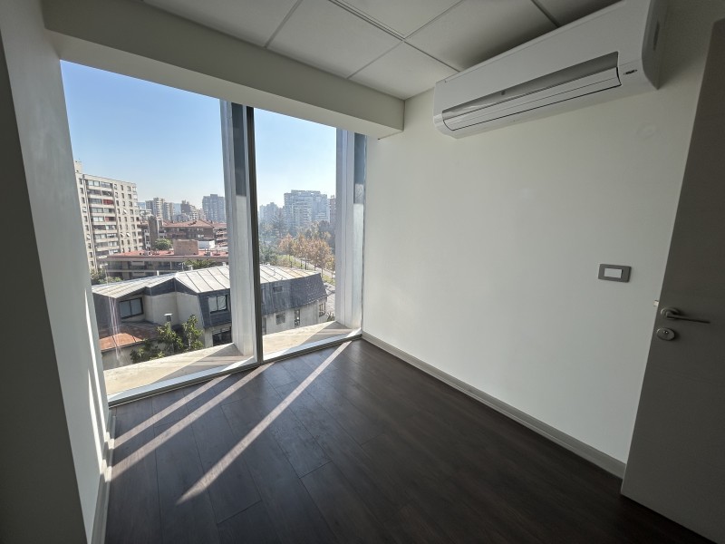 Venta de Oficina Como Nueva en las Condes |1 Estacionamiento
