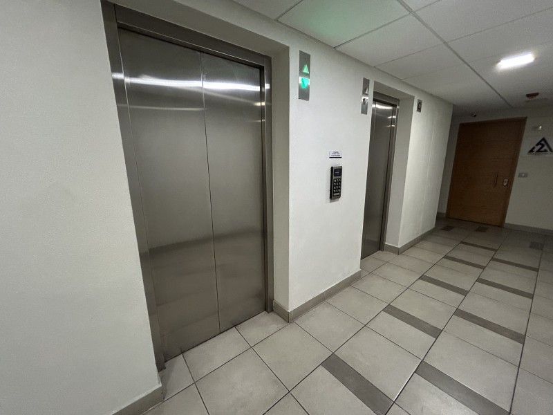 Venta de Oficina Como Nueva en las Condes |1 Estacionamiento