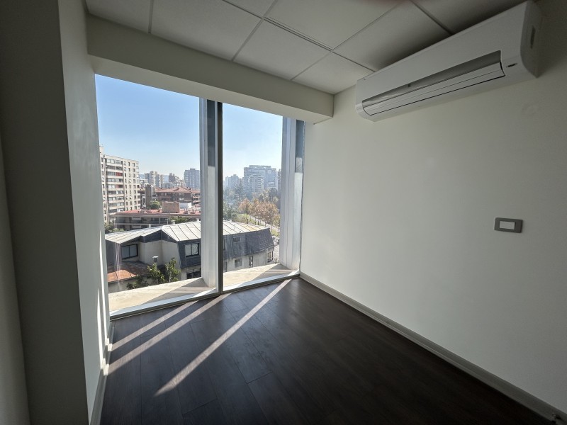 Venta de Oficina Como Nueva en las Condes |1 Estacionamiento
