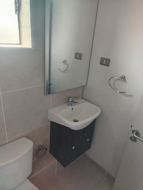 ¡casa Hermosa en Chillán! 3D + 2B, Cocina Amoblada.