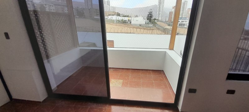 Amplia Casa de 5D y 5B Con Piscina en Excelente Sector