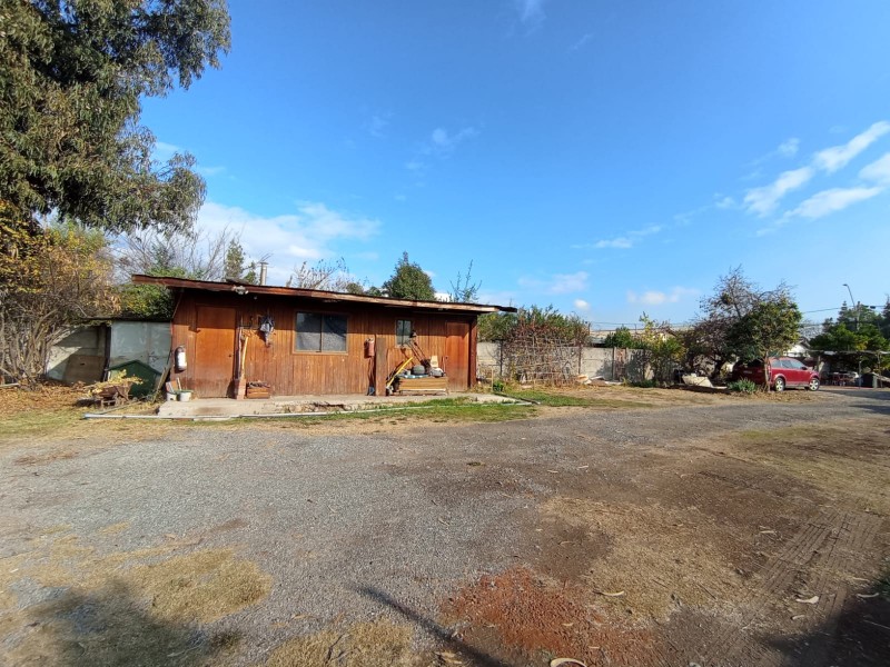 Terreno 1370M2 Con Casa, Galpon, Oficina y Canal de Regadio