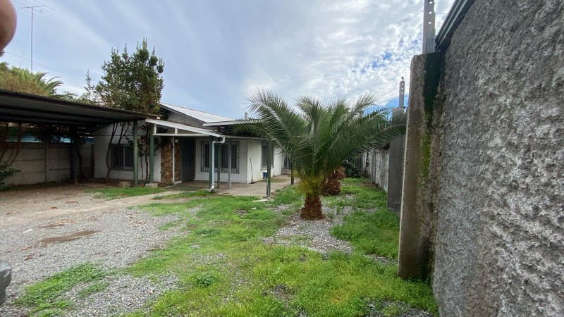 Se Vende Casa Con Terreno en Carlos Condell