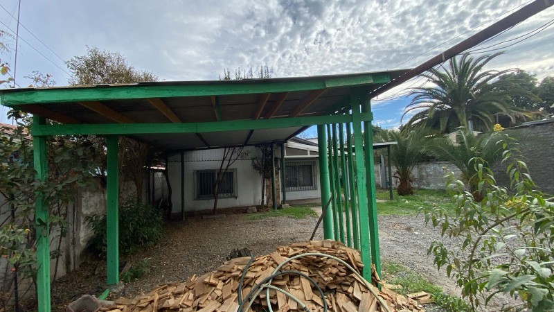 Se Vende Casa Con Terreno en Carlos Condell
