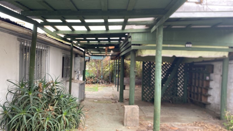 Se Vende Casa Con Terreno en Carlos Condell
