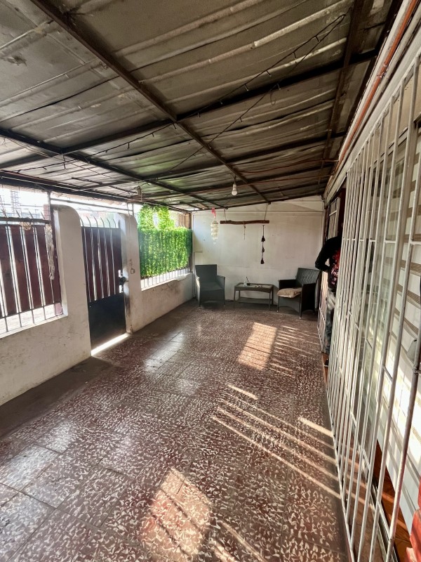 Casa Esquina Av. Recoleta | 180 M² | Sin Gravámenes | Potenc