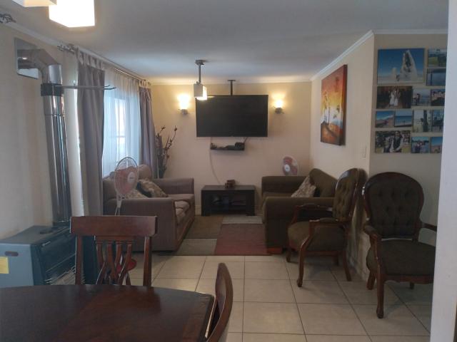 Casa Con Piscina en Condominio