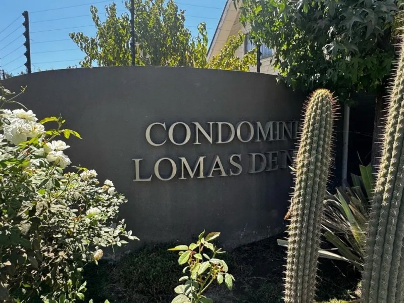 Casa Con Piscina en Condominio