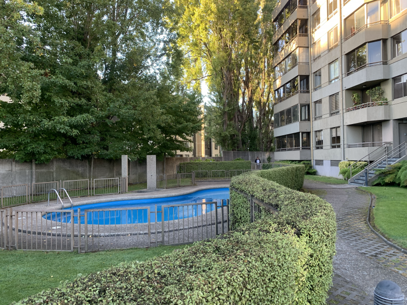 Amplio y Soleado Departamento Con Áreas Verdes Privilegiadas