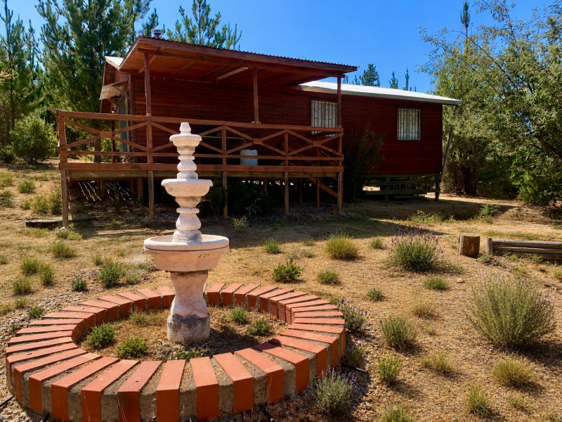 5.600 Mts2 en Nirivilo. Con 2 Casas. Amobladas Vende Dueño.
