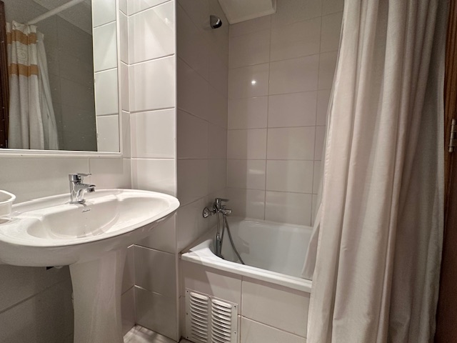 Exclusivo Departamento en los Dominicos 4D 4B