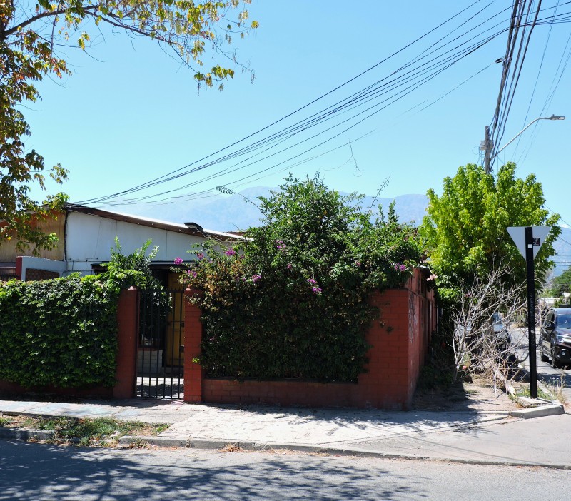 Se Vende Casa de Esquina Con Excelente Ubicación