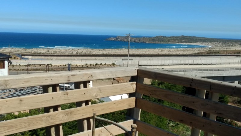 Casa 3 Pisos Vista Al Mar - Frente A Pichidangui