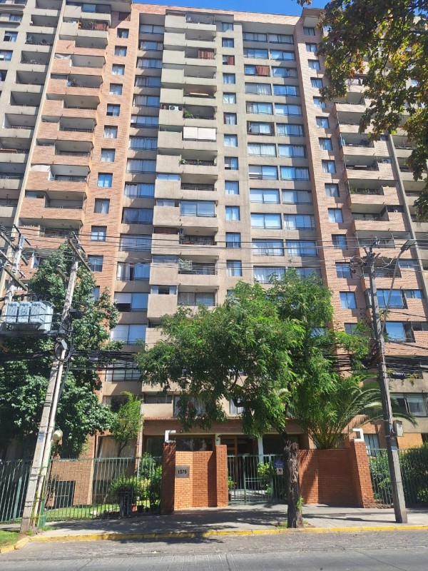 Arriendo Departamento 2 Dormitorio, 1 Baño + Estacionamiento