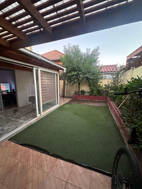 Casa 4D 3B en Quilicura, Patio, Quincho y Estacionamiento