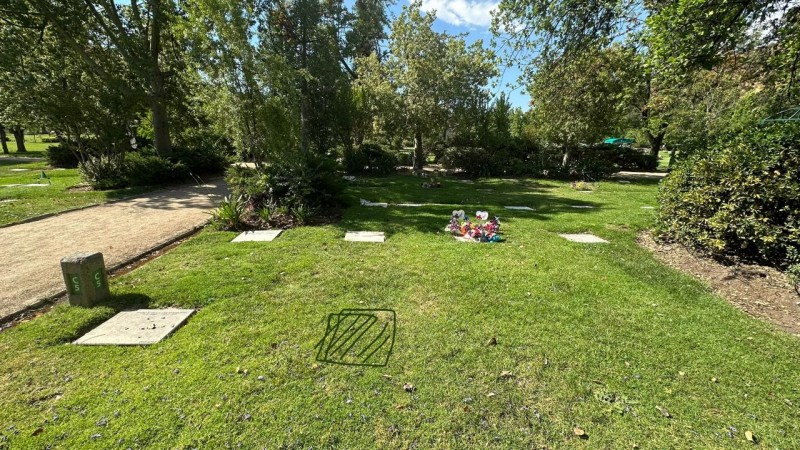 Se Vende Amplio Féretro en Parque del Recuerdo - Vende Direc