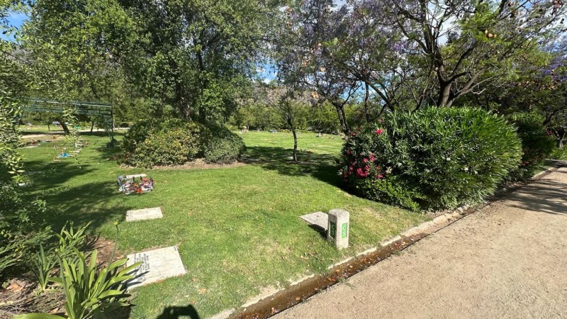 Se Vende Amplio Féretro en Parque del Recuerdo - Vende Direc