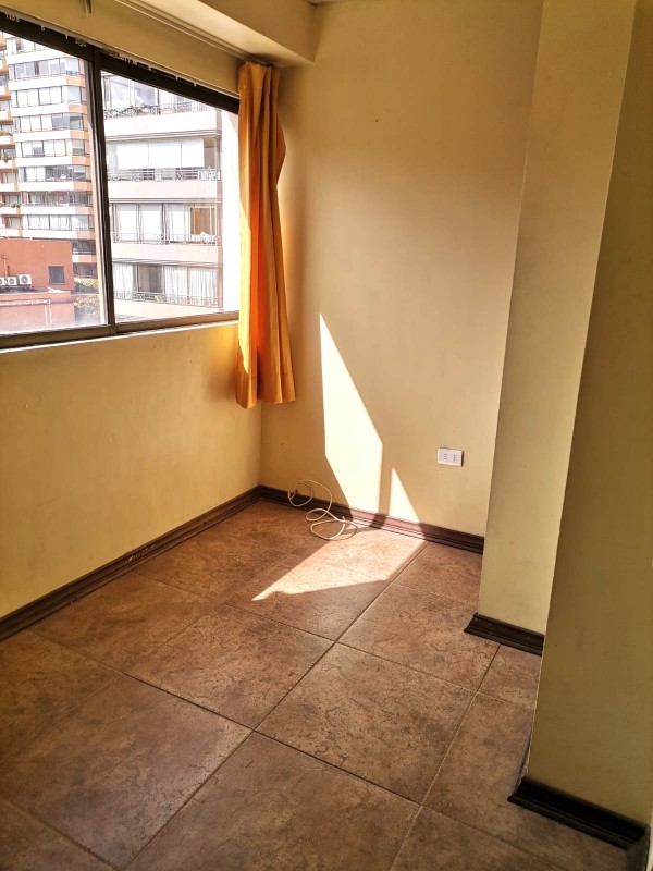 Arriendo Amplio Departamento Año Corrido Sin Muebles en Viña