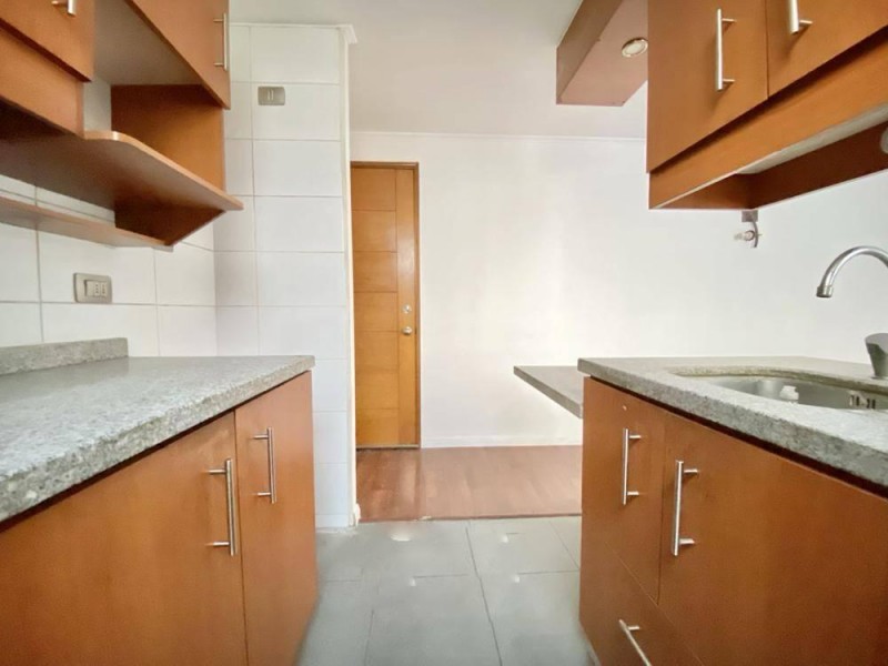 1D/1B, 36 M², 3Er Piso, A 3 Cuadras del Metro Santa Isabel