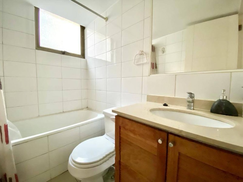 1D/1B, 36 M², 3Er Piso, A 3 Cuadras del Metro Santa Isabel