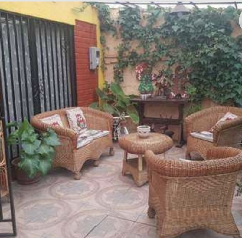 Espaciosa Casa de 2 Pisos