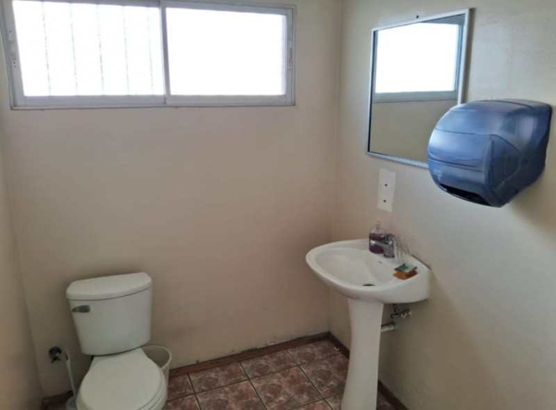 Amplia Propiedad Con Ubicación Muy Conveniente