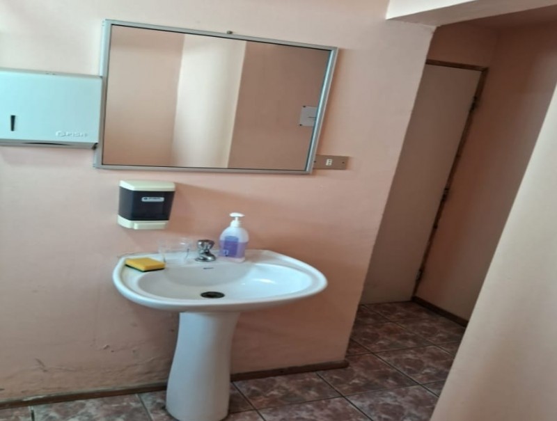 Amplia Propiedad Con Ubicación Muy Conveniente