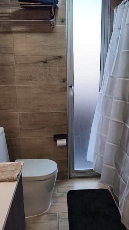 Moderna y Luminosa Casa en Arriendo Con Acceso Independiente