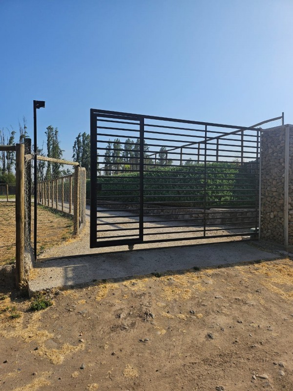 Moderna y Luminosa Casa en Arriendo Con Acceso Independiente
