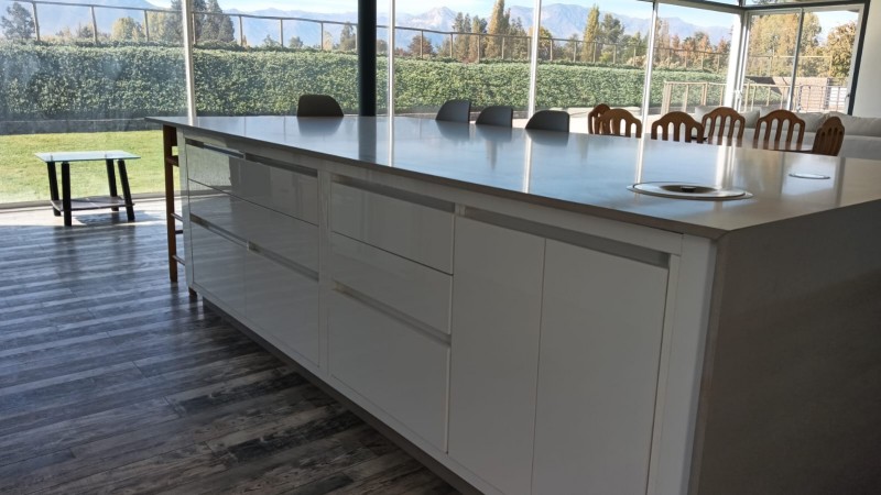 Moderna y Luminosa Casa en Arriendo Con Acceso Independiente