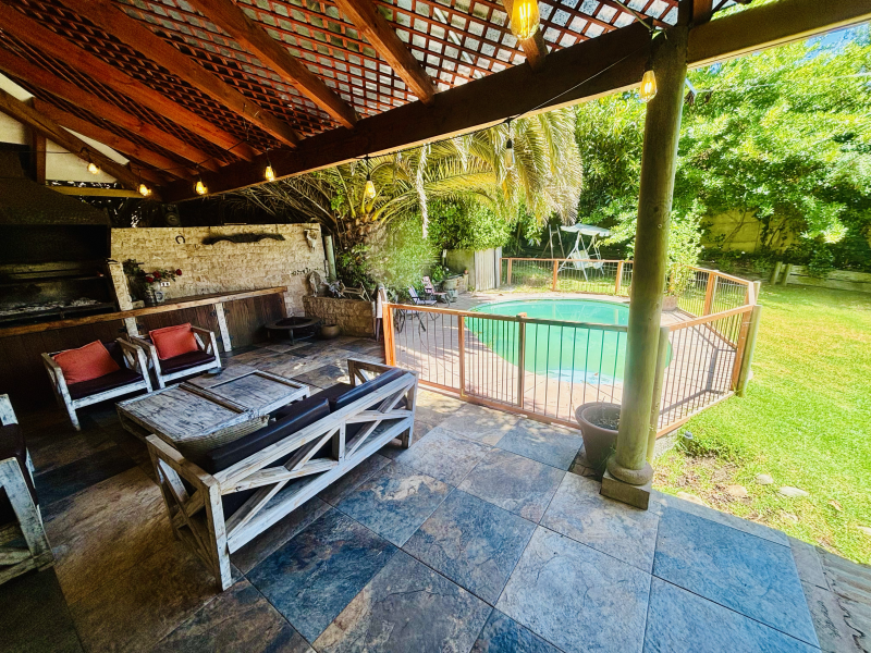 Acogedora Casa, Solida en Bosques de Montemar, Concon