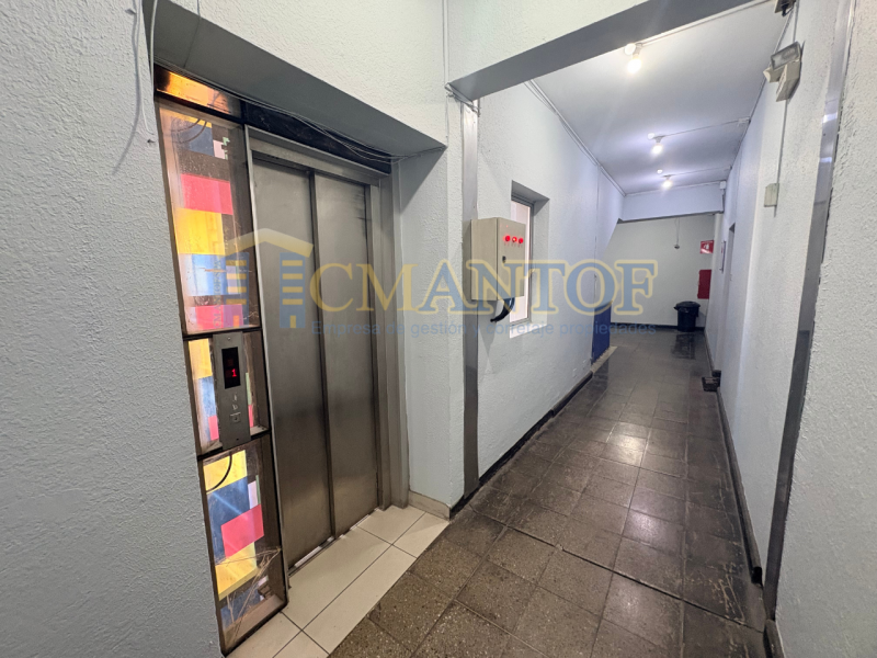 Arriendo Remodelada Oficina 3 Privados Frente Serviu, Centro