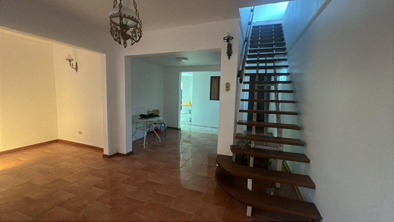 Venta Amplia Casa 8 Dormitorios A Pasos del Centro