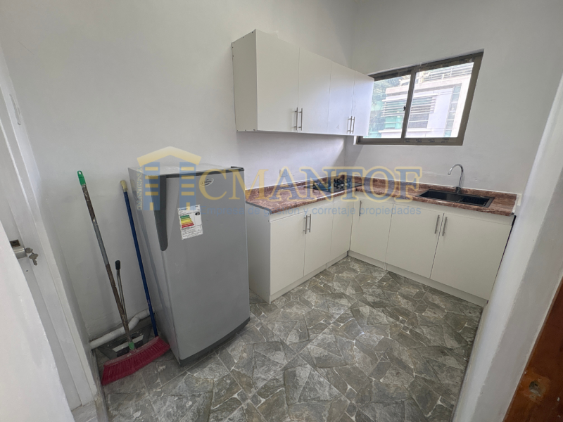 Arriendo Remodelada Oficina 3 Privados Frente Serviu, Centro