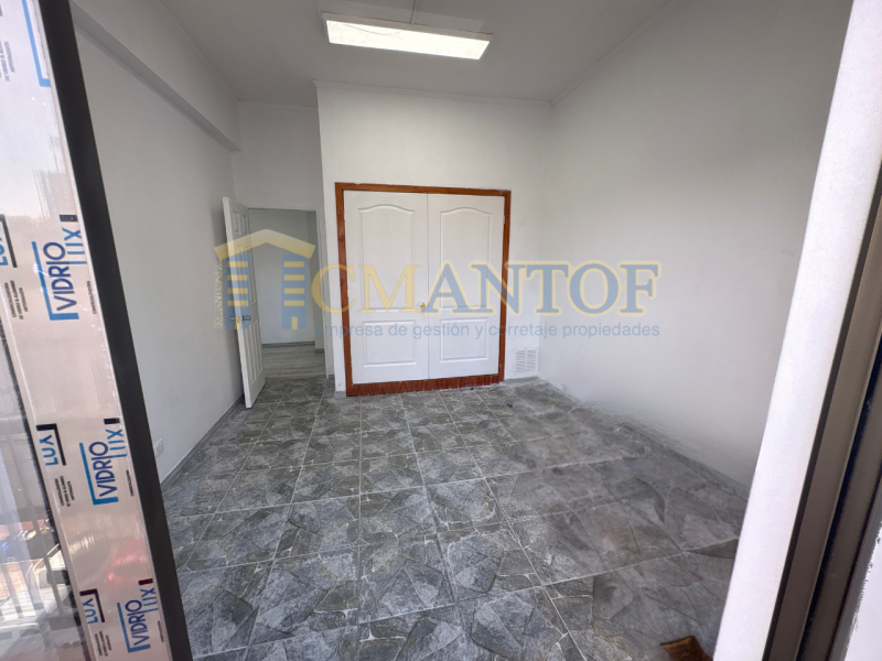 Arriendo Remodelada Oficina 3 Privados Frente Serviu, Centro