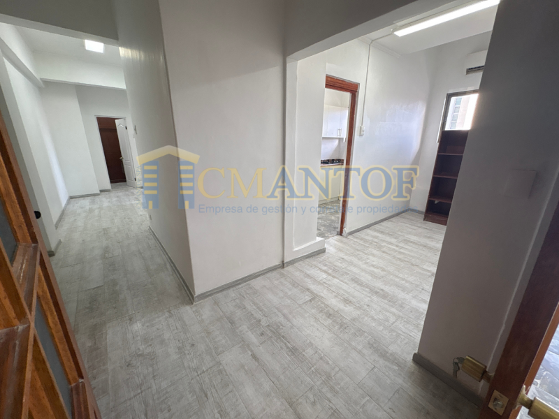 Arriendo Remodelada Oficina 3 Privados Frente Serviu, Centro