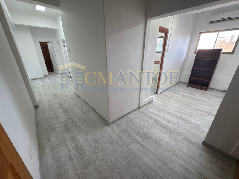 Arriendo Remodelada Oficina 3 Privados Frente Serviu, Centro