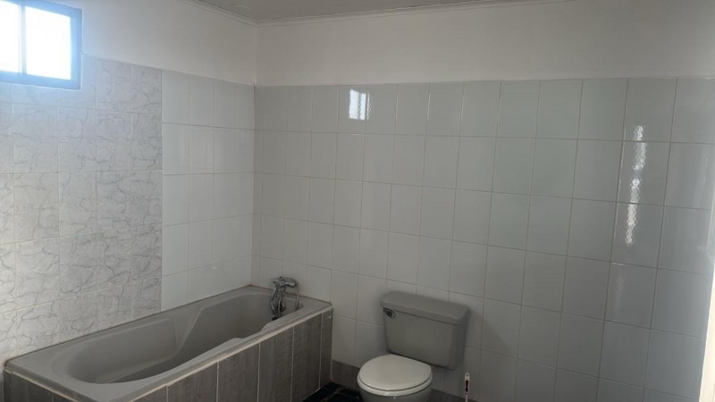 Venta Amplia Casa 8 Dormitorios A Pasos del Centro