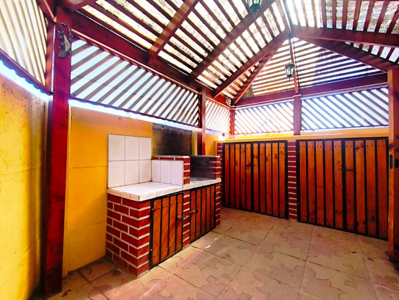 en Venta Casa Esquina | 2D 1B + Quincho | Altos de Zañartu