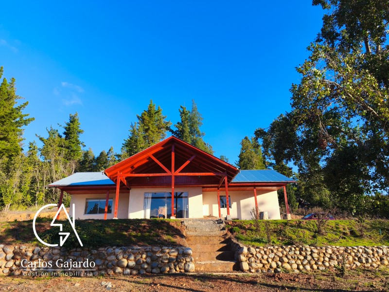 Se Vende Casa Sólida en Media Hectárea Con Vista de Ensueño.