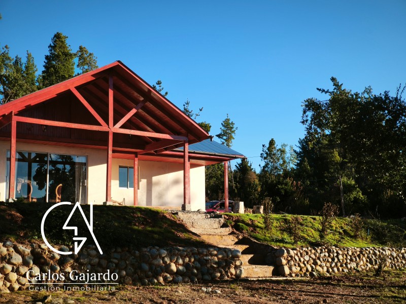 Se Vende Casa Sólida en Media Hectárea Con Vista de Ensueño.