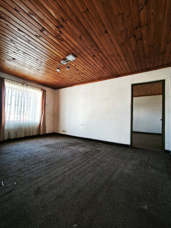 Se Vende Céntrica Casa en Linares