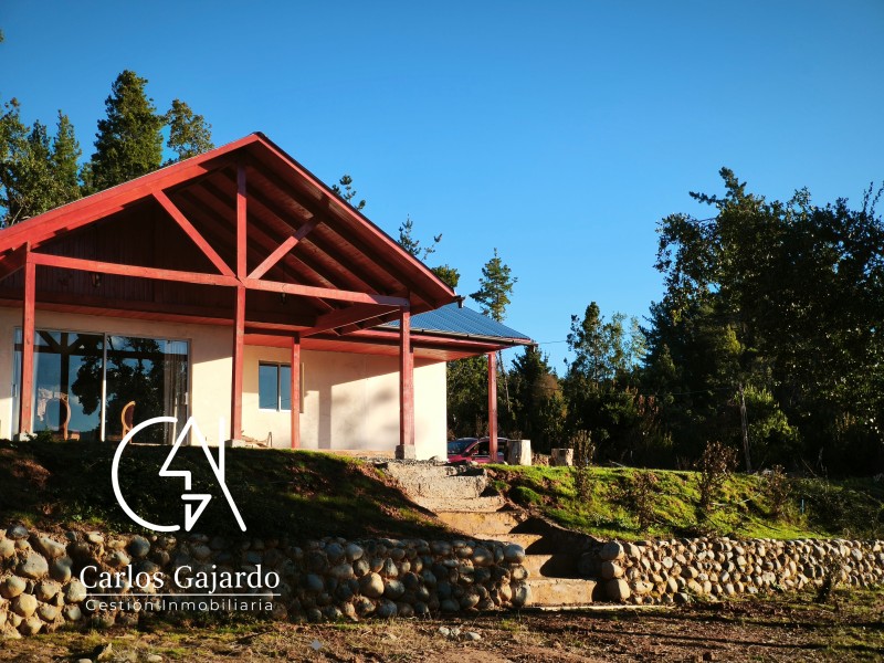 Se Vende Casa Sólida en Media Hectárea Con Vista de Ensueño.