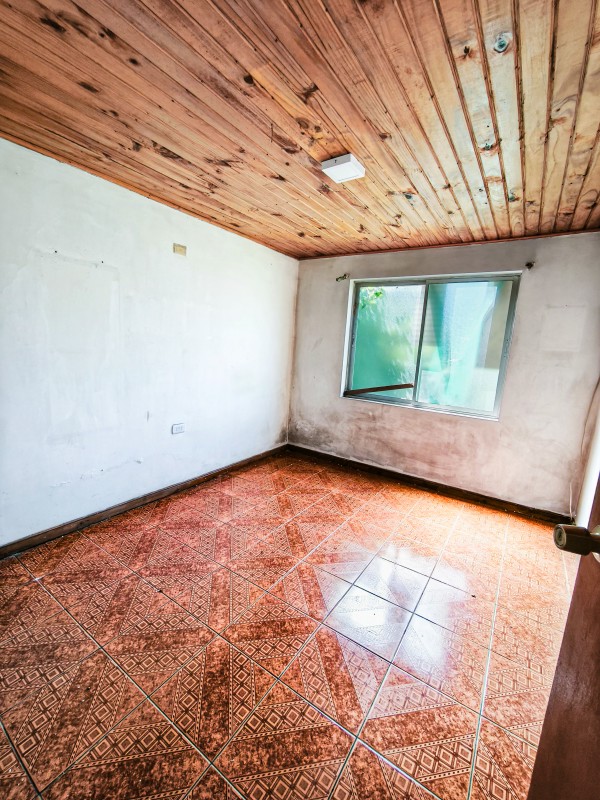 Se Vende Céntrica Casa en Linares