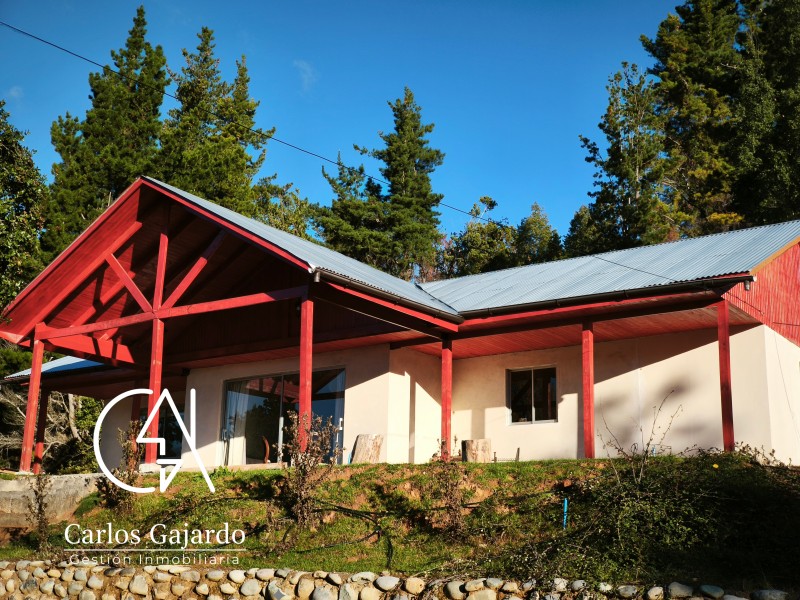 Se Vende Casa Sólida en Media Hectárea Con Vista de Ensueño.