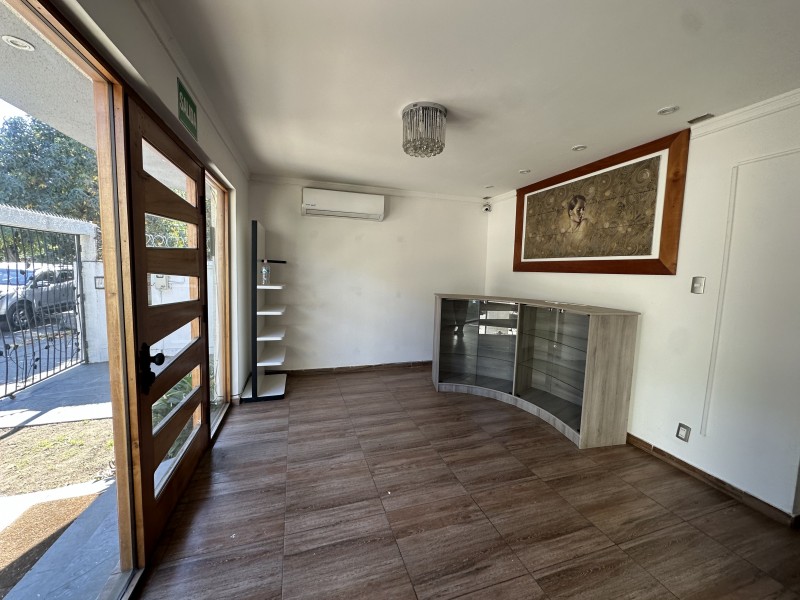 Se Arrienda Local Comercial en Linares